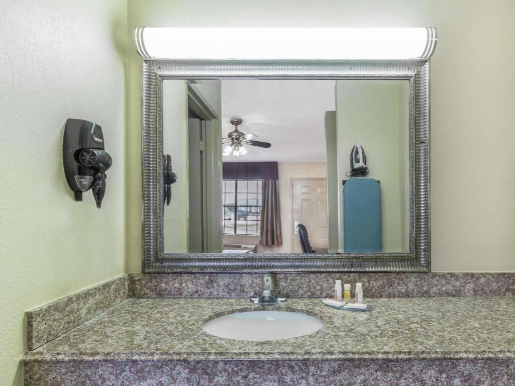 Days Inn By Wyndham Rayville Dış mekan fotoğraf